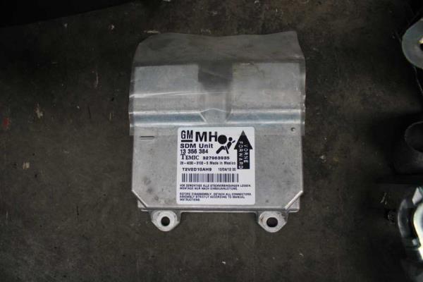 AIRBAG OPEL CORSA D 5-PORTE (TABLEAU DE BORD + AIRBAG VOLANT+ BOITIER AIRBAG + CEINTURES) - Vue 3